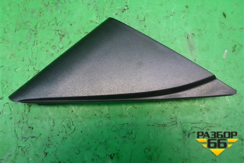 Накладка двери передней правой уголок (96326653) для Chevrolet Evanda с 2004г (Эванда)