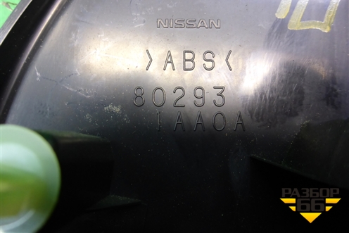 Накладка двери передней левой уголок (802931AA0A) для Nissan Murano (Z51) с 2007-2015г (Мурано)