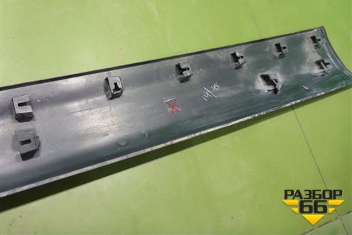 Накладка двери передней правой (80870BM90B) для Nissan Qashqai (J11E) с 2013г (Кашкай)