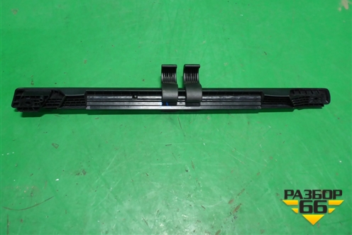 Ручка внутренняя (на обшивку багажника левая) для Skoda Karoq с 2017г (Карок)