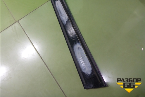 Накладка двери передней левой (на рамку) (75756LH011) для Toyota Camry V70 с 2017г (Камри)