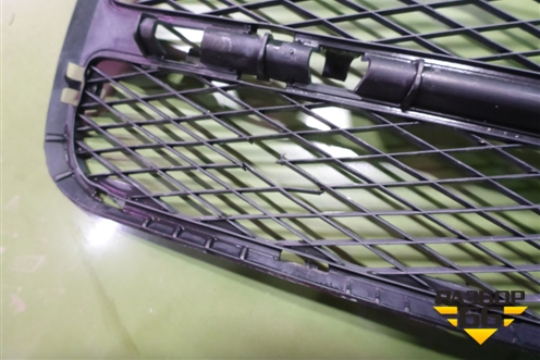 Решетка в передний бампер левая (до 2006г) (7L6853665A) для Volkswagen Touareg c 2002-2010г (Туарег)