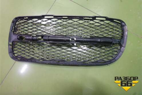 Решетка в передний бампер левая (до 2006г) (7L6853665A) для Volkswagen Touareg c 2002-2010г (Туарег)