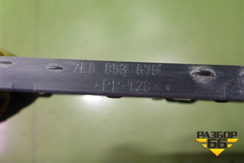 Решетка в передний бампер левая (до 2006г) (7L6853676) для Volkswagen Touareg c 2002-2010г (Туарег)