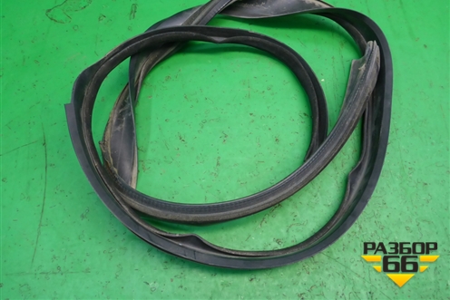 Уплотнитель на кузов левый для Renault Logan с 2004-2015г (Логан)