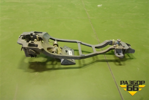 Кронштейн ручки наружной (передней правой) (7L0837886C) для Volkswagen Touareg c 2002-2010г (Туарег)