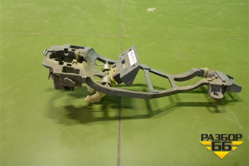 Кронштейн ручки наружной (задней правой) (7L0839886A) для Volkswagen Touareg c 2002-2010г (Туарег)