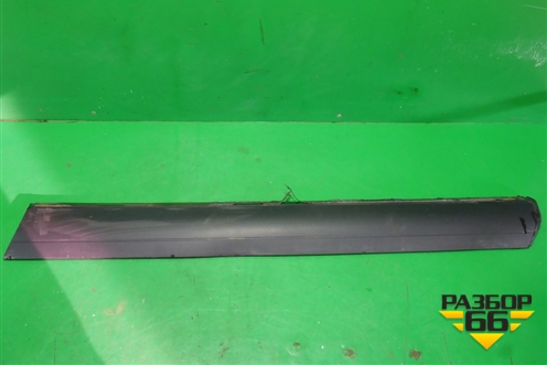 Накладка двери передней правой (7L6837788) для Volkswagen Touareg c 2002-2010г (Туарег)