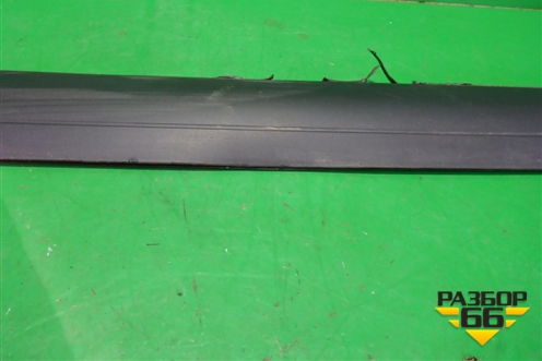 Накладка двери передней правой (7L6837788) для Volkswagen Touareg c 2002-2010г (Туарег)