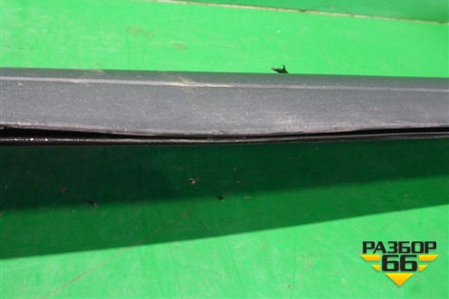 Накладка двери передней правой (7L6837788) для Volkswagen Touareg c 2002-2010г (Туарег)