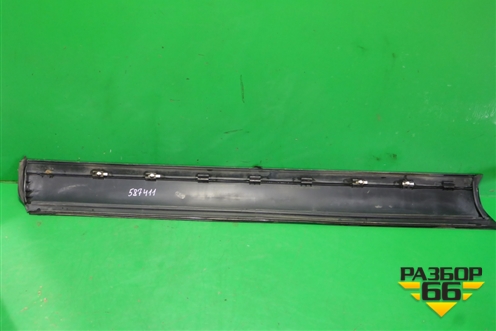 Накладка двери передней правой (7L6837788) для Volkswagen Touareg c 2002-2010г (Туарег)