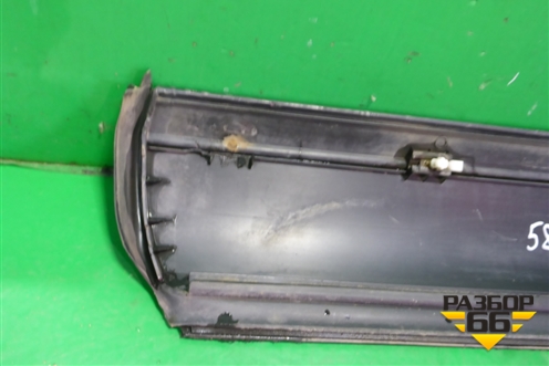 Накладка двери передней правой (7L6837788) для Volkswagen Touareg c 2002-2010г (Туарег)