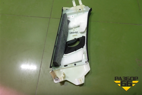 Обшивка стойки задняя верхняя правая (4M0867288H) для Audi Q7 c 2015г (Ку 7)