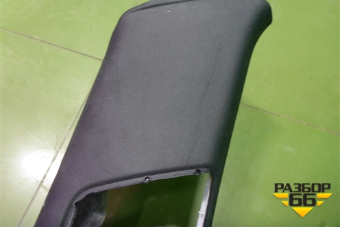 Обшивка стойки задняя верхняя левая (4M0867287H) для Audi Q7 c 2015г (Ку 7)