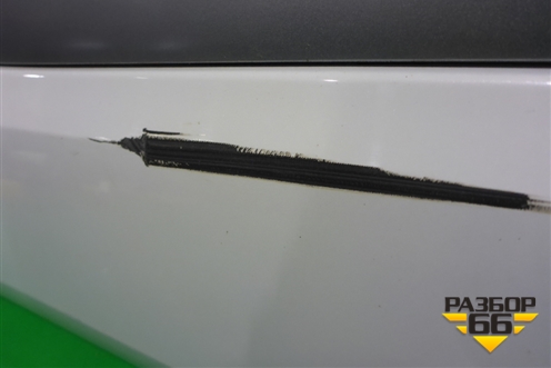 Накладка двери задней правой (4M0853970B) для Audi Q7 c 2015г (Ку 7)