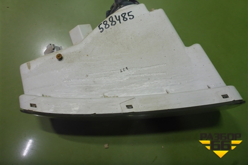 Фара противотуманная правая (8103060051) для Lexus LX-470 с 1998-2007г (ЛХ)