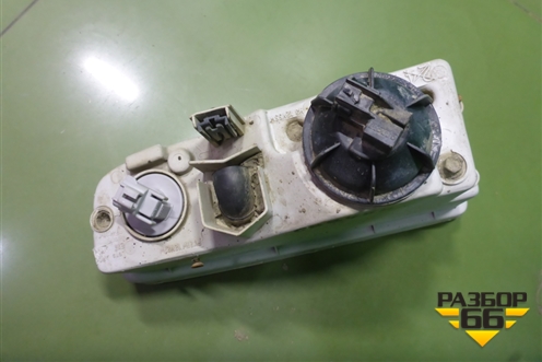 Фара противотуманная правая (8103060051) для Lexus LX-470 с 1998-2007г (ЛХ)