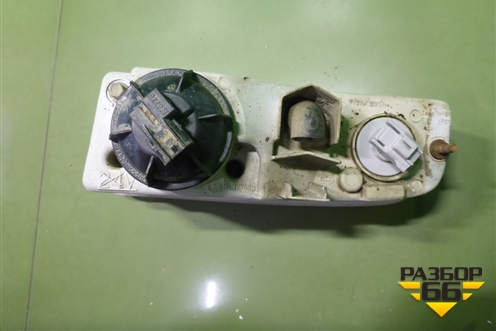 Фара противотуманная правая (8103060051) для Lexus LX-470 с 1998-2007г (ЛХ)