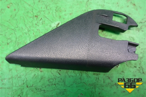 Накладка двери передней левой уголок (5J0837993) для Skoda Fabia с 2007-2014г (Фабия)