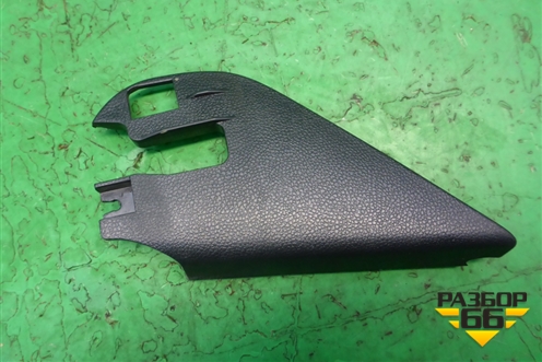 Накладка двери передней правой уголок (5J0837994) для Skoda Fabia с 2007-2014г (Фабия)