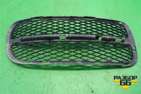 Решетка в передний бампер правая (до 2006г) (7L6853666A) для Volkswagen Touareg c 2002-2010г (Туарег)