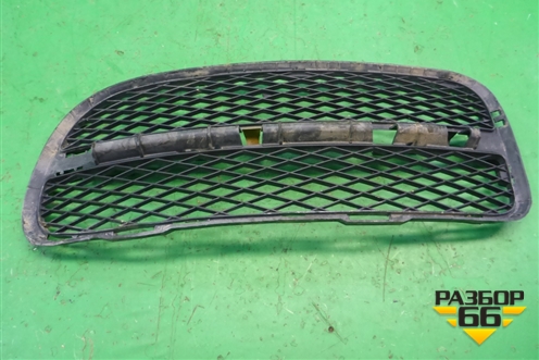 Решетка в передний бампер левая (до 2006г) (7L6853666A) для Volkswagen Touareg c 2002-2010г (Туарег)