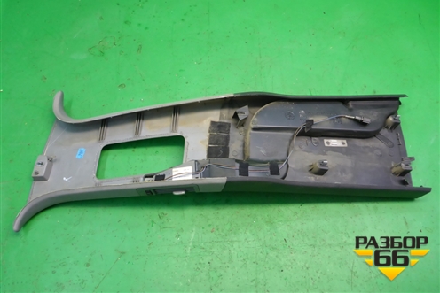 Обшивка стойки центральная правая (7L6867240) для Volkswagen Touareg c 2002-2010г (Туарег)