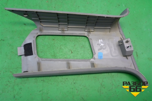 Обшивка стойки задняя верхняя правая (передняя часть) (7L6867242) для Volkswagen Touareg c 2002-2010г (Туарег)