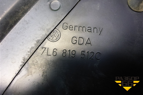 Короб водоотводящий (правый) (7L6819512C) для Volkswagen Touareg c 2002-2010г (Туарег)