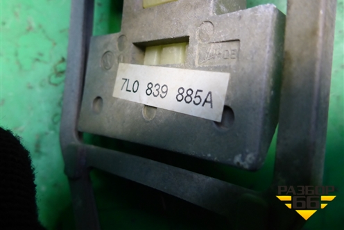 Ручка наружная двери задней левой (7L0839885A) для Volkswagen Touareg c 2002-2010г (Туарег)