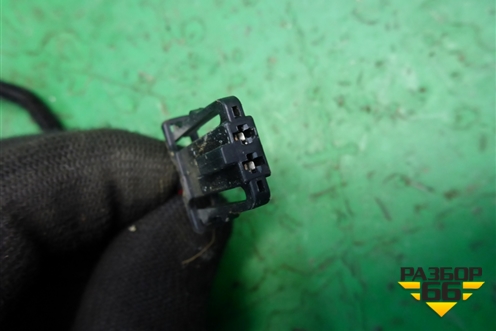 Накладка двери передней левой уголок (7L6837993) для Volkswagen Touareg c 2002-2010г (Туарег)