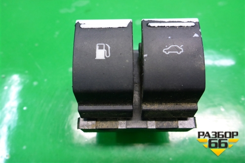 Кнопка открывания лючка бензобака и багажника для Volkswagen Touareg c 2002-2010г (Туарег)