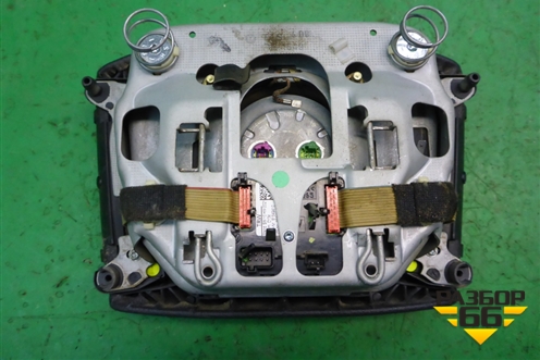 Подушка безопасности в рулевое колесо (7L6880201DA) для Volkswagen Touareg c 2002-2010г (Туарег)