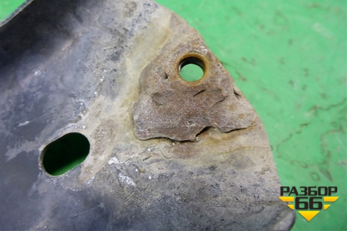 Кронштейн передней панели центральный для Volkswagen Touareg c 2002-2010г (Туарег)