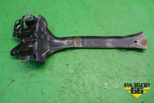 Кронштейн передней панели центральный для Volkswagen Touareg c 2002-2010г (Туарег)