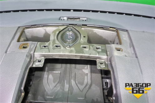 Торпедо с AIR BAG (верхняя часть) (7L6858451) для Volkswagen Touareg c 2002-2010г (Туарег)