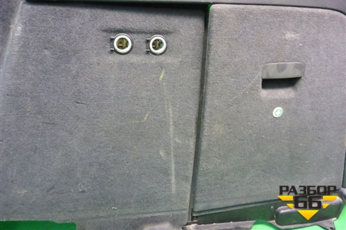 Обшивка багажника правая (7L6867038AJ) для Volkswagen Touareg c 2002-2010г (Туарег)