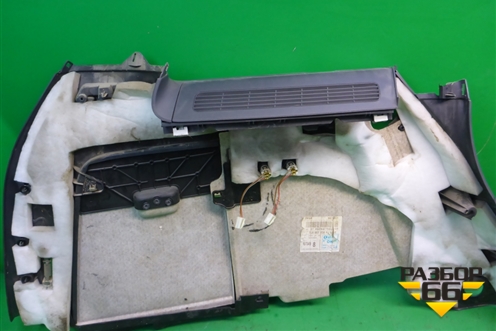 Обшивка багажника правая (7L6867038AJ) для Volkswagen Touareg c 2002-2010г (Туарег)