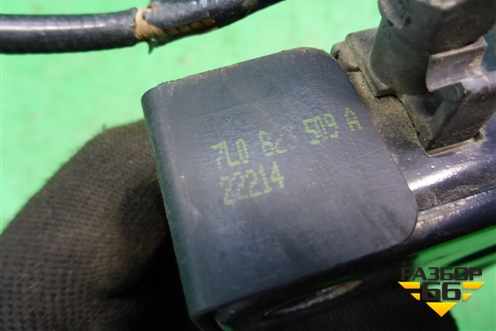 Замок капота (7L0823509A) для Volkswagen Touareg c 2002-2010г (Туарег)