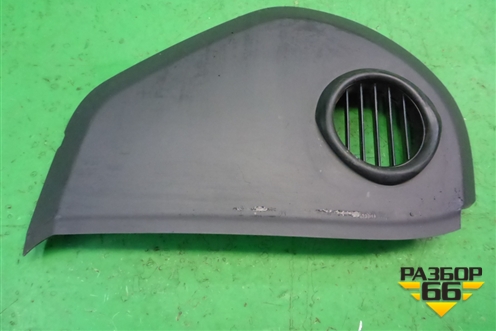 Накладка на торпедо (боковая правая) (7L6857176G) для Volkswagen Touareg c 2002-2010г (Туарег)