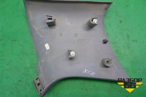 Обшивка стойки задняя верхняя правая (задняя часть) (7L6867246) для Volkswagen Touareg c 2002-2010г (Туарег)