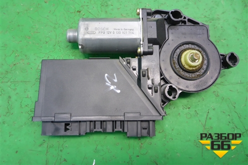 Моторчик стеклоподъёмника задний правый (7L0959704) для Volkswagen Touareg c 2002-2010г (Туарег)