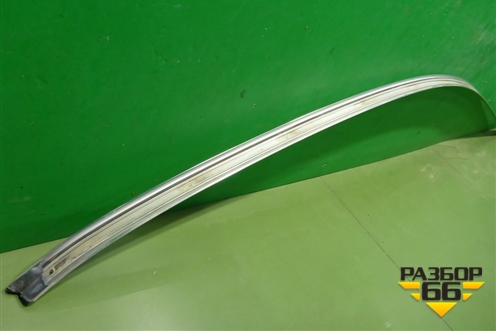 Молдинг крыши правый (над дверями) для Volkswagen Touareg c 2002-2010г (Туарег)