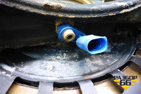 Кулак задний правый (7L0605436B) для Volkswagen Touareg c 2002-2010г (Туарег)