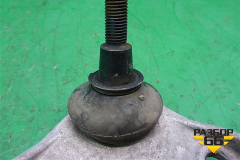 Рычаг передний правый верхний для Volkswagen Touareg c 2002-2010г (Туарег)