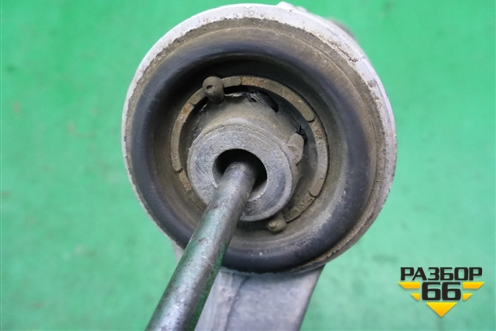 Рычаг передний правый верхний для Volkswagen Touareg c 2002-2010г (Туарег)