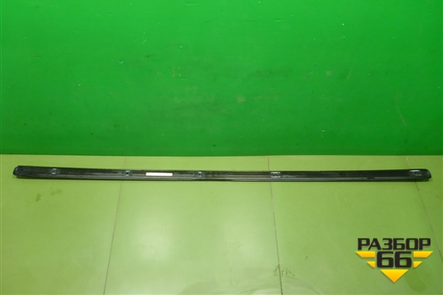 Молдинг крыши правый (7L6860182F) для Volkswagen Touareg c 2002-2010г (Туарег)