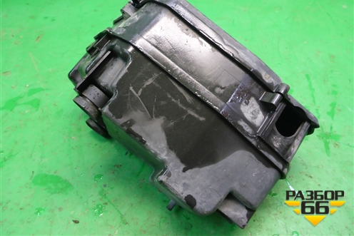 Корпус блока предохранителей (подкапотный) (7L0937576B) для Volkswagen Touareg c 2002-2010г (Туарег)