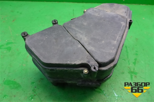 Корпус блока предохранителей (подкапотный) (7L0937576B) для Volkswagen Touareg c 2002-2010г (Туарег)