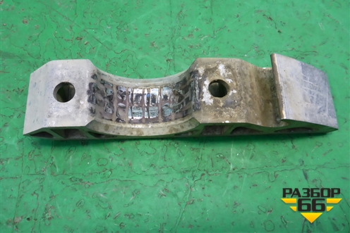 Кронштейн переднего стабилизатора (7L0411063B) для Volkswagen Touareg c 2002-2010г (Туарег)